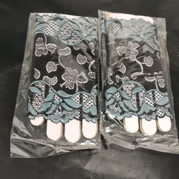 Green & Black Lace Half Finger Gloves | Breathable Elegant Pair - Picture 4 of 5